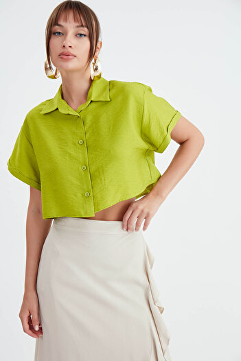 Vitrin Shoulder Detailed Crop Shirt
