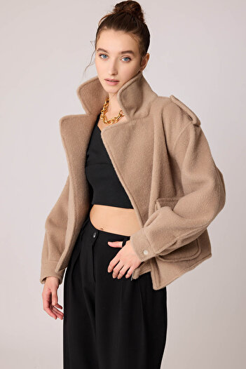 Vitrin Single Pocket Snap Closure Jacket