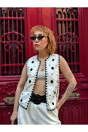 Bak'ap Lined Star Embroidered Linen Vest