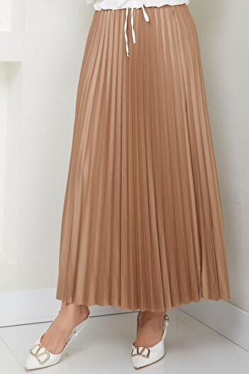 hafsamina Fusta cu pliuri strânse cu aspect de piele cu talie elastică Camel HM2655