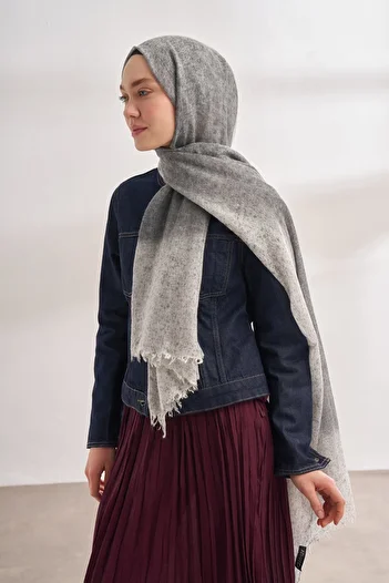 ARMANDA Gradient Pattern Wool Antique Shawl - Smoked-Grey