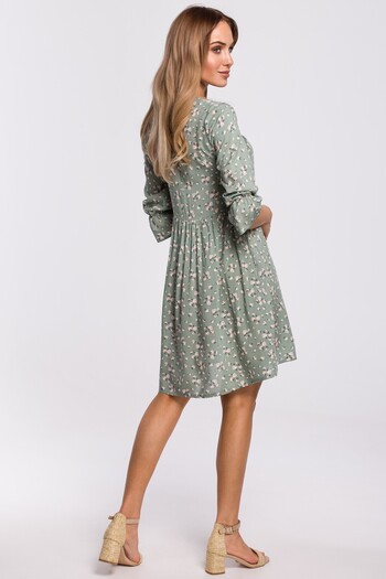 Made of Emotion This simple summer dress has original sleeves with frilled hem and gathered waist.