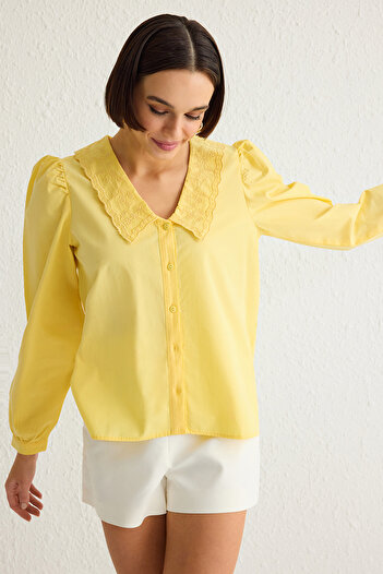 Trendyol Collection Cămașă țesătă din bumbac, obișnuită, obișnuită, cu detaliu de broderie brodat pe guler galben TWOAW21GO0005