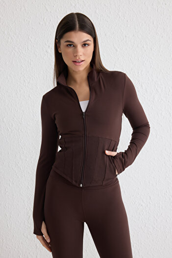 Trendyol Collection Καφέ βουρτσισμένο μαλακό ύφασμα με τρύπα δακτύλου πλεκτό αθλητικό μπουφάν/φούτερ THMAW25SK00001