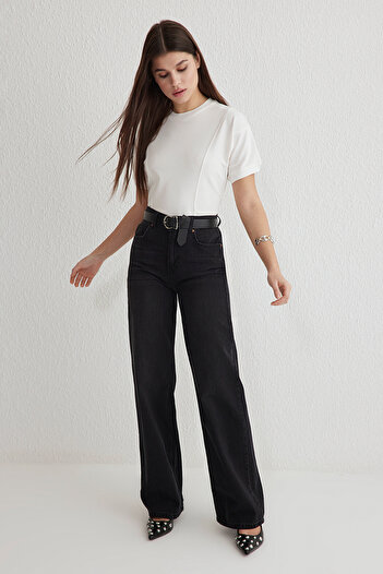 Trendyol Collection Czarne jeansy z wysokim stanem i szerokimi nogawkami Twoss25Je00060