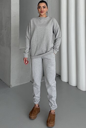 MODAGEN Women's Grimelange Crew Neck Solid Bottom-Top Tracksuit Set