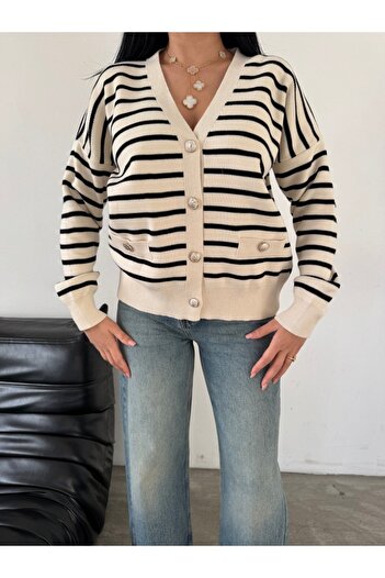 02Lady Fashion Striped Buttoned Pocket Detailed Oversize Knitted Cardigan