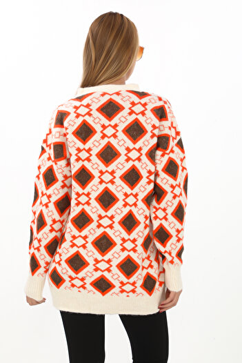 02Lady Fashion Square Pattern Knitted Detailed Button Knitted Cardigan