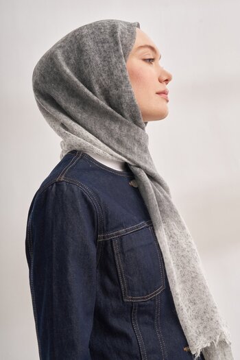 ARMANDA Gradient Pattern Wool Antique Shawl - Smoked-Grey