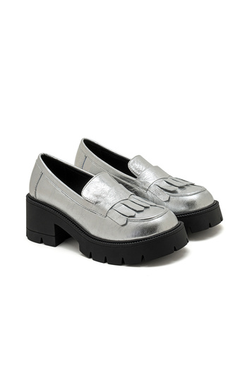 Desa Women's Silver Leather Tassel Loafer