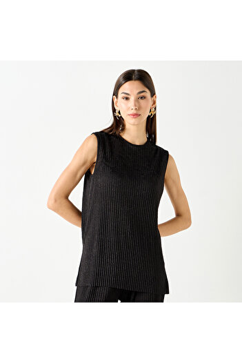 Iconic Textured Round Neck Sleeveless Top