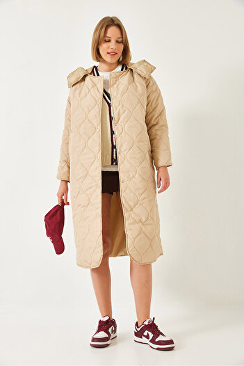 Bianco Lucci Women's Hooded Snap Fastener Quilted Detachable Hat Coat 60901020