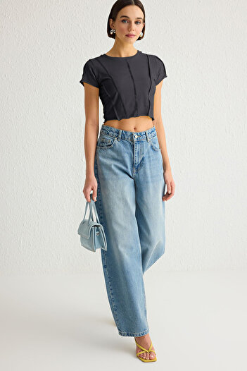 Trendyol Collection Tricou tricotat cu crop antracit - nervurat, asezat pe corp TWOSS25TS00000