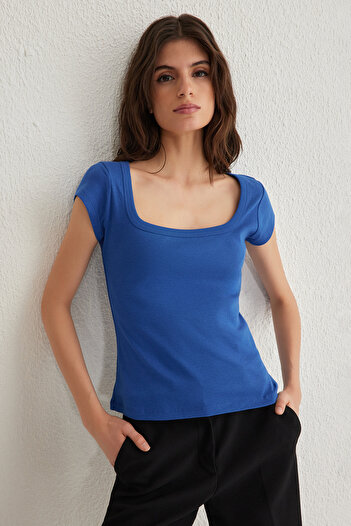 Trendyol Collection Bluză tricotată Saks cu guler pătrat TWOSS25BZ00020