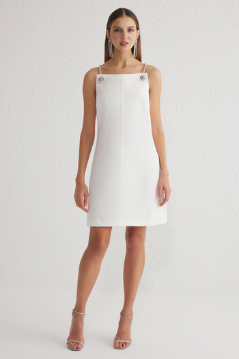 Trendyol Collection Bílé světlé stylové šaty s detailem kamenného doplňku Tprss25El00131