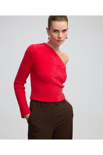 İpekyol Plush Knitwear with Asymmetrical Sleeves