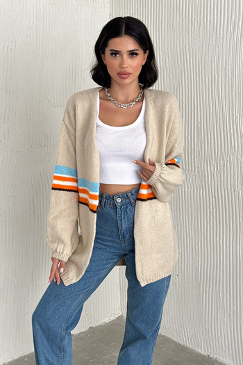 02Lady Fashion Patterned Soft Texture Knitwear Cardigan