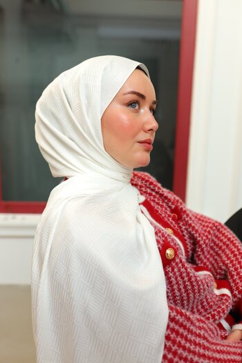 Silk Home Labyrinth Pattern Jacquard Deluxe Shawl - Ecru
