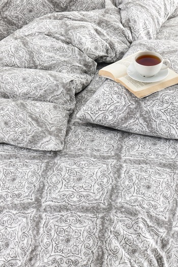 Valezium Double Patterned Natural Duvet Cover Set - Elastic and 2 Pillow Lock