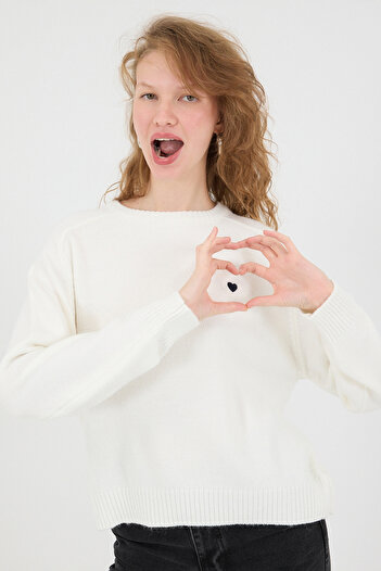 Addax Crew Neck Heart Embroidered Knitwear Sweater K3420-C7