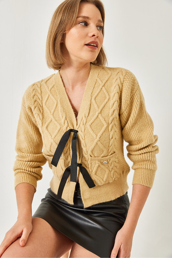 Bianco Lucci Women's Knitted Cardigan with Bow Front Pocket 20247544