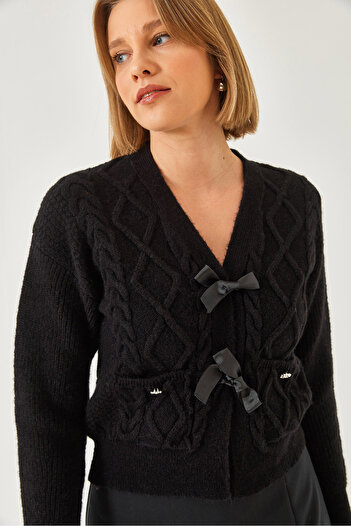 Bianco Lucci Women's Knitted Cardigan with Bow Front Pocket 20247544