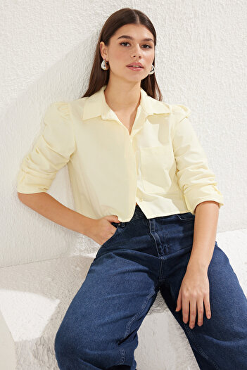 Trendyol Collection Yellow Crop Regular Regular Fit szőtt ing TWOSS23GO00117