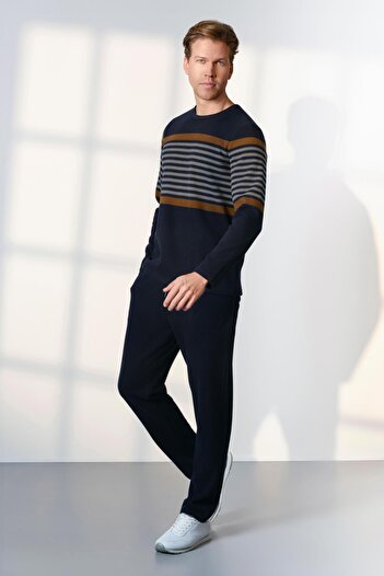 Doreanse 25K4546 Model T-Shirt and Pants Set