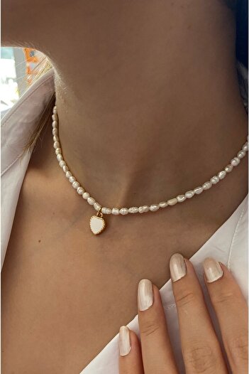 By Saadet Özkanlı Kadın Kalpli Gerçek Kum Arpa Küçük Inci Kolye Mine Işlemeli Kalpli Inci Choker