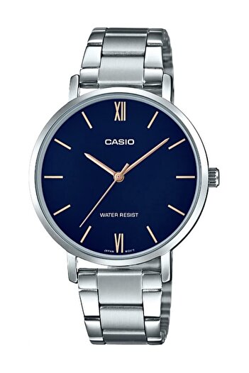 Casio ساعة يد نسائية باللون الفضي والأزرق الداكن