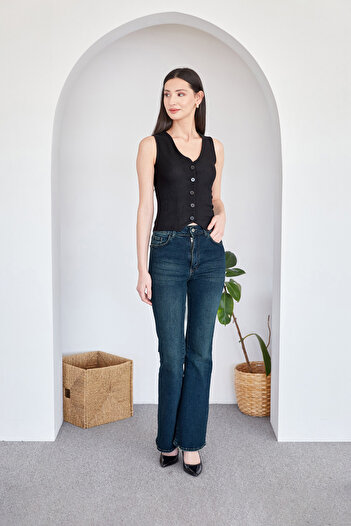 Fulla Moda Buttoned V-Neck Zero Sleeve Vest