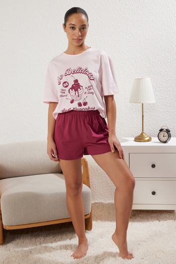 Trendyol Collection Hellrosa bedrucktes Strick-Pyjama-Set aus 100 % Baumwolle THMSS25PT00218