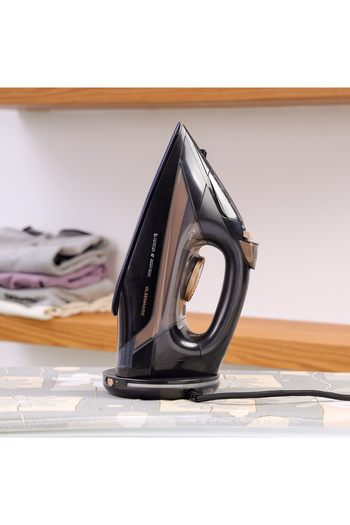 Olsenmark Corded and Cordless Steam Iron, Dry, Steam, Spray, OMSI1839, Vertical Steam