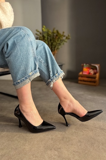 SHOEBELLAS Alte Siyah Rugan Topuklu Kadın Ayakkabı
