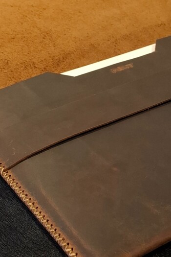 MAT Deri حافظة مصنوعة يدويًا من الجلد الطبيعي متوافقة مع Macbook Air 13 - حقيبة Macbook M1 M2 M3 M4