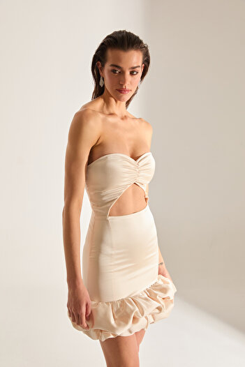 BETTY & SAM Farah Cut Out Straplez EKRU Mini Gece Elbisesi
