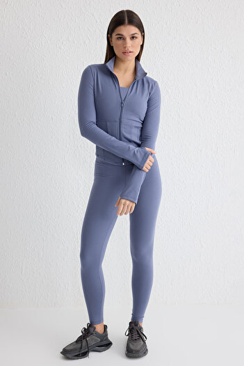 Trendyol Collection Jachetă sport/tricou tricotat din țesătură moale periată Indigo cu găuri pentru degetul mare THMAW25SK00001