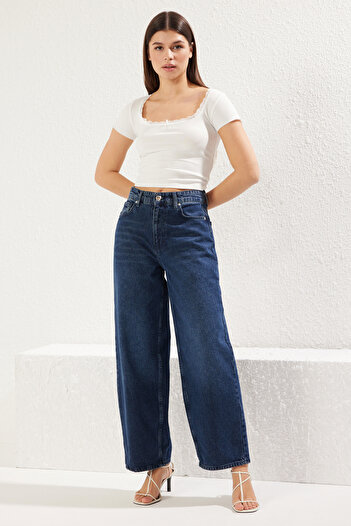 Trendyol Collection Square Neck Ecru Lace Crop Knitted Blouse - Fitted Body, Twoss25Bz00005