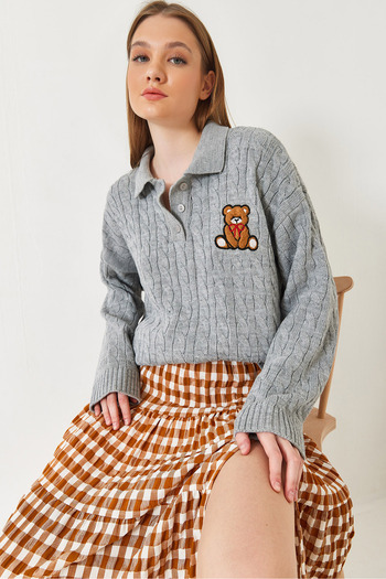 Bianco Lucci Women's Teddy Bear Embroidered Buttoned Knitwear Sweater 60351375