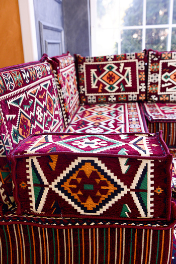BAKIRÖZÜ HOME Şark Köşesi Takımı Bordo  Anadolu Modeli 15 Parça (20 CM MİNDER KALINLIĞI)