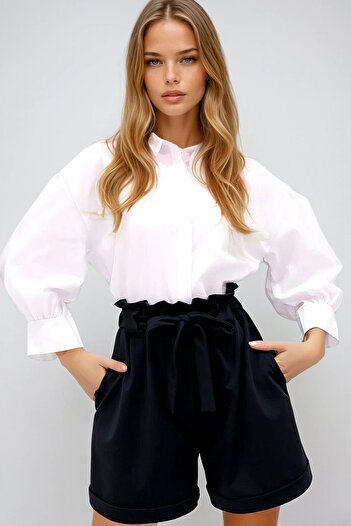 VAGGON Women's Matte Black Elastic Waist Belted Double Pocket Double Leg Carrot Gabardine Shorts Prmx8450