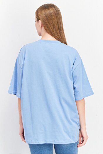 NA-KD Women Crew Neck Short Sleeve Embroidered Logo T-Shirt, Dusty Blue