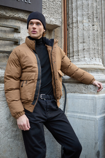 Danger Men's Pouch Pocket Puffer Coat Brown