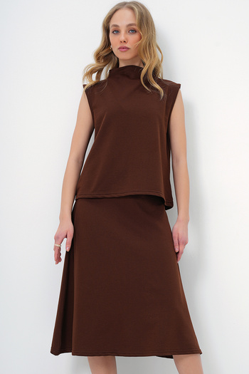 Trend Alaçatı Stili Women's Brown Stand Collar Sleeveless Blouse Skirt Suit Alc-X13485