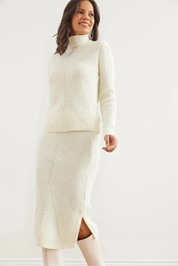 Olalook Women's Ecru Geometric Textured Skirt Knitwear Suit Tkm- 19000325