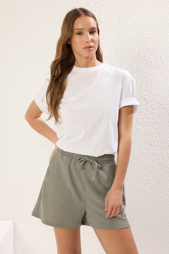 Trendyol Collection Strečové khaki pletené šortky s vysokým pasem – zavinuté, krátké, Bermudy – Twoss25Sr00031