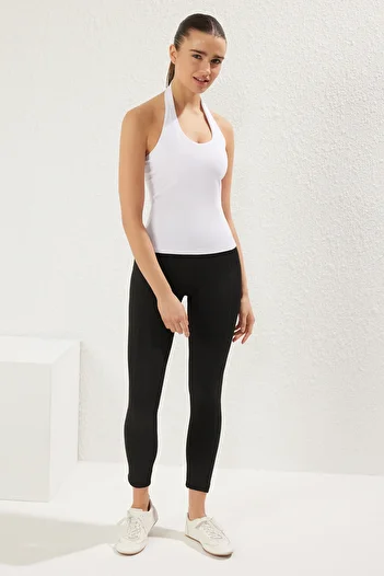 Trendyol Collection Λευκό μαλακό βουρτσισμένο ύφασμα Halter 2 στρώσεων με επένδυση στο εσωτερικό Αθλητικό σουτιέν Πλεκτό αθλητικό μπλουζάκι/μπλούζα THMSS25BZ00002