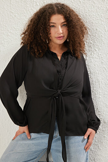 Trendyol Curve Black Bag - Stylish and Convenient