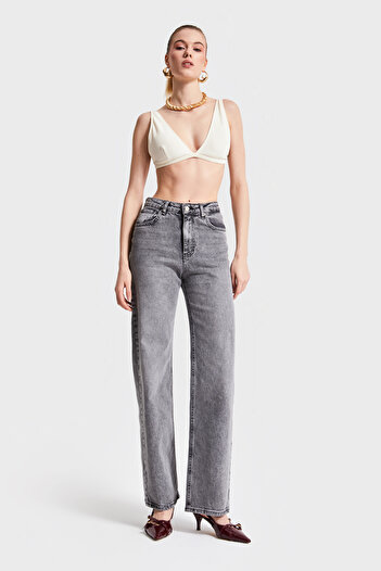 its basic Gray Straight Fit Lycra Women's Denim - 4S5-13