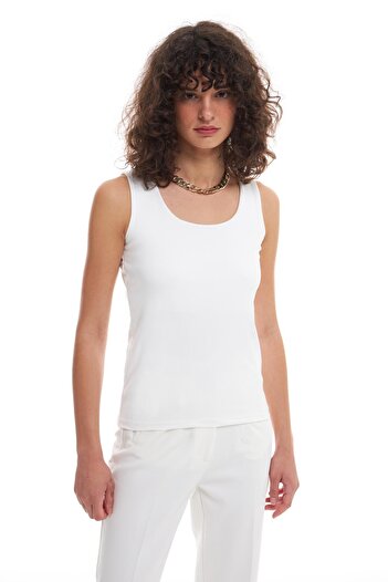 Quzu Thick Strap Basic Blouse Ecru